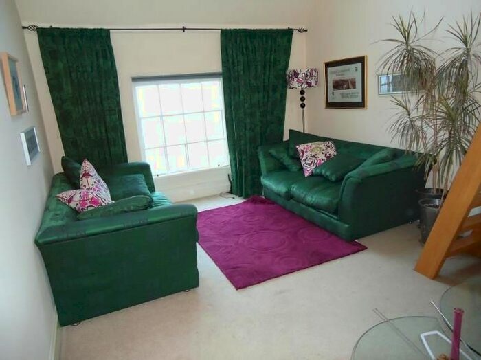 1 Bedroom Flat To Rent In St Leonards Crag, Edinburgh, EH8