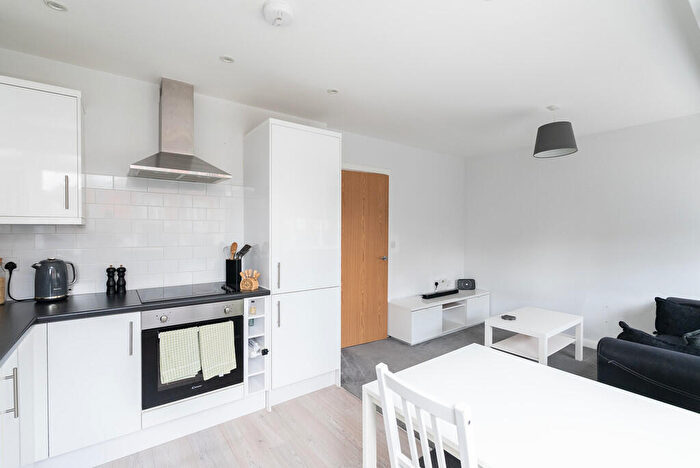 1 Bedroom Apartment For Sale In South Street, Dorking, RH4