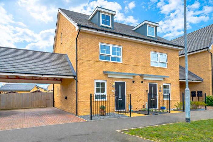 3 Bedroom Semi Detached House For Sale In Gumcester Way, Godmanchester, Huntingdon, Cambridgeshire, PE29