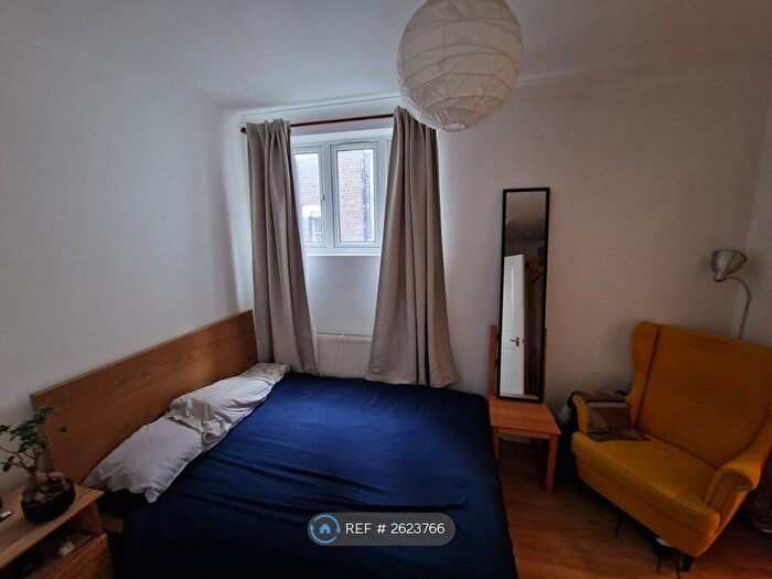 1 Bedroom Flat To Rent In Stoke Newington High Street, London, N16