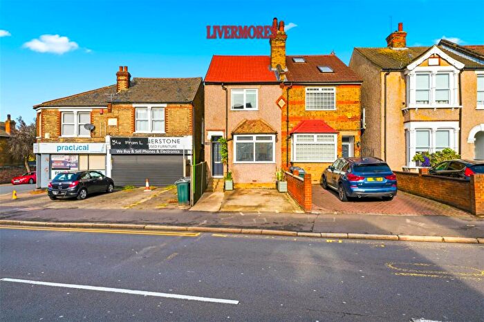 3 Bedroom Semi Detached House For Sale In The Brent, Dartford, DA1