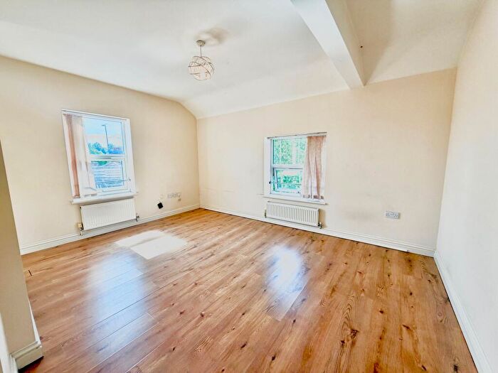 1 Bedroom Flat For Sale In Newport Road, New Bradwell, MK13