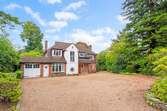 4 Bedroom Detached House To Rent In Granville Close, St George's Hill, Weybridge, KT13