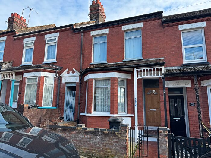 3 Bedroom Terraced House To Rent In Ridgway Road, Luton, Bedfordshire, LU2