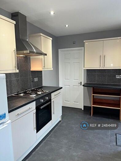 2 Bedroom Flat To Rent In Heaton, Newcastle Upon Tyne, NE6