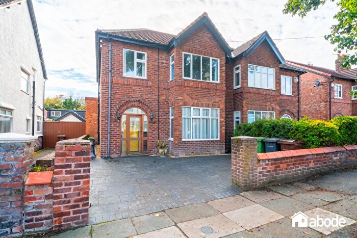 3 Bedroom Semi Detached House For Sale In De Villiers Avenue, Crsoby, L23