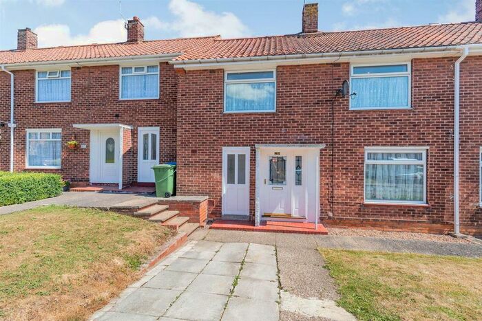 3 Bedroom Terraced House For Sale In Kent Square, Bridlington, YO16