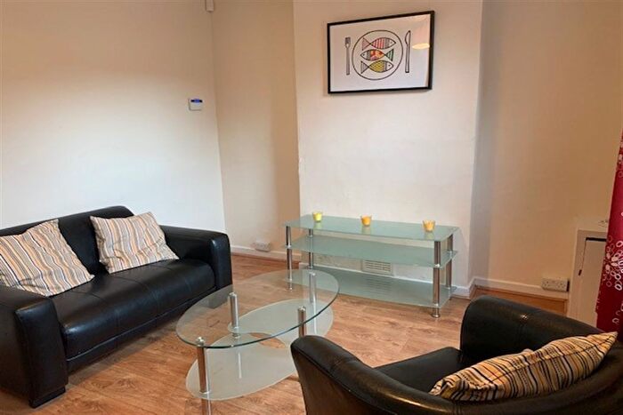 2 Bedroom Terraced House To Rent In Hawthorne Grove, Beeston, NG9