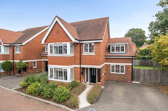 4 Bedroom Detached House For Sale In Swallowtail Grove, Frimley, Camberley, Surrey, GU16