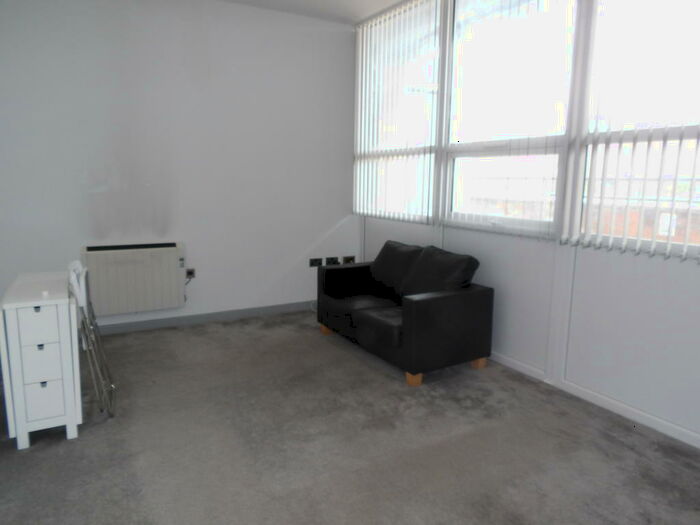 1 Bedroom Apartment To Rent In Newspaper House, BB1