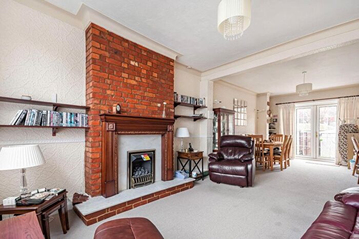 4 Bedroom Property For Sale In Lescombe Close, London, SE23