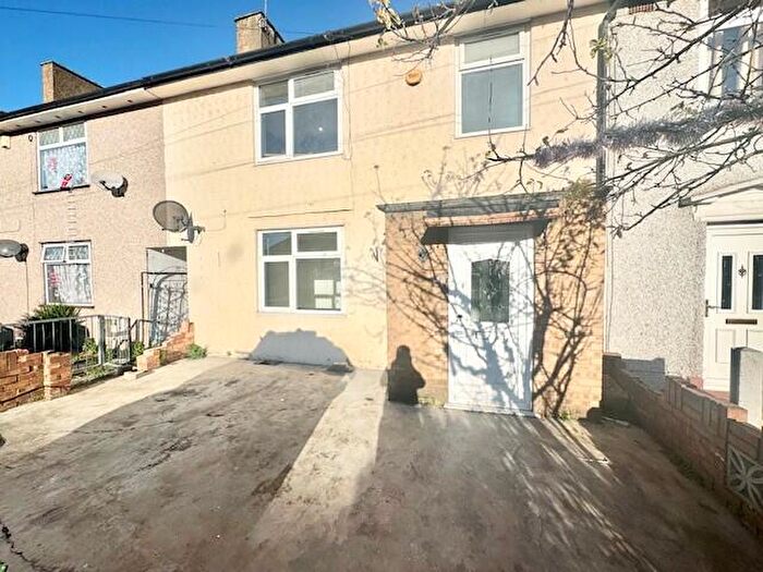 3 Bedroom House To Rent In Campden Crescent, Dagenham, RM8