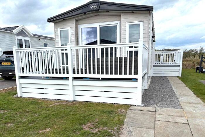 2 Bedroom Lodge For Sale In Skipton, Yorkshire, BD23