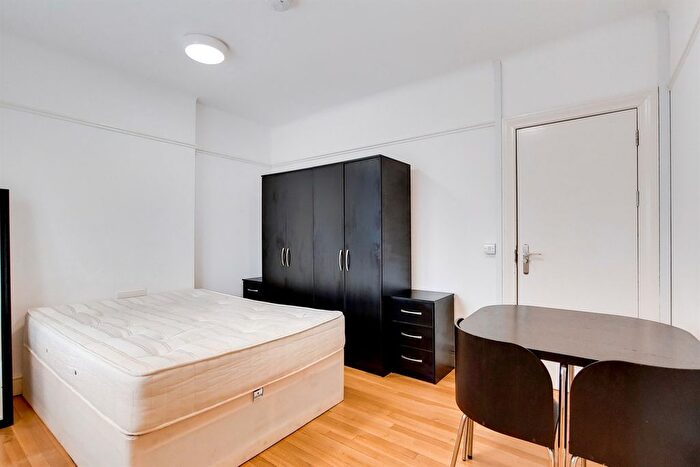 Studio To Rent In Elm Avenue, London, W5