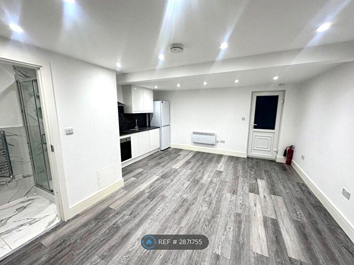 Studio To Rent In Lion Road, London, N9