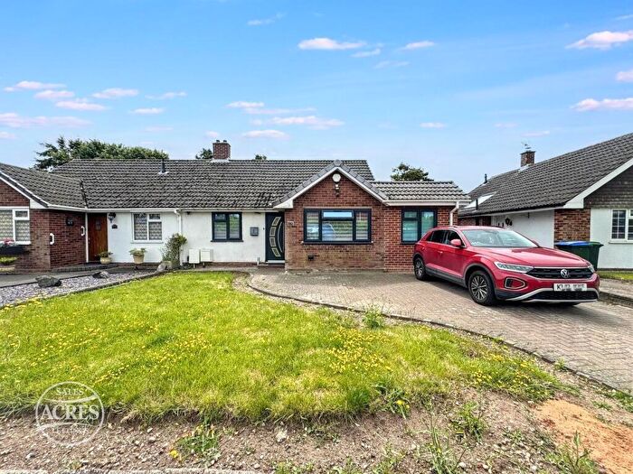 4 Bedroom Semi-Detached Bungalow For Sale In Whitecrest, Great Barr, B43