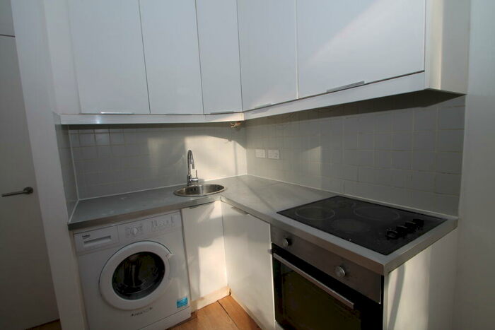 1 Bedroom Flat To Rent In Sumner Road, Croydon, CR0