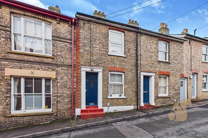 2 Bedroom Cottage For Sale In Harp Close Road, Sudbury, CO10