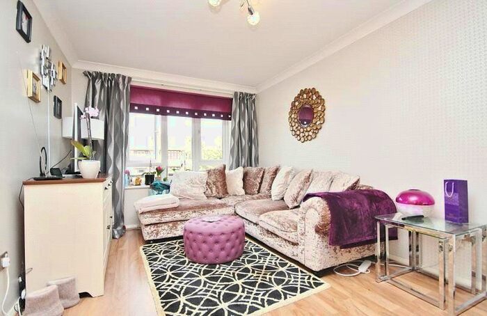 1 Bedroom Property To Rent In Frazer Close, Romford, RM1