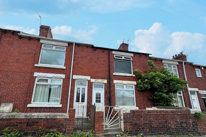 2 Bedroom Flat To Rent In School Terrace, Stanley, DH9