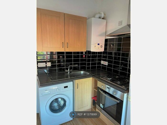 Studio To Rent In Denmark Hill, London, SE5