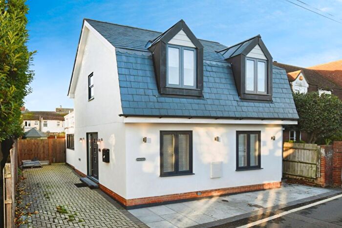 2 Bedroom Detached House For Sale In Ship Road, Burnham-on-Crouch, Essex, CM0