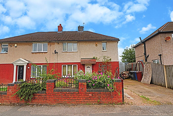 3 Bedroom Semi-Detached House For Sale In Chestnut Street, Barnsley, S72