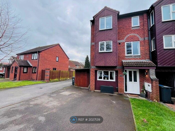 4 Bedroom Terraced House To Rent In Howard Walk, Warwick, CV34