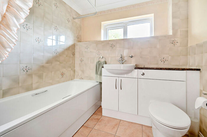 5 Bedroom Detached House For Sale In Bere Close, Winchester, Hampshire, SO22