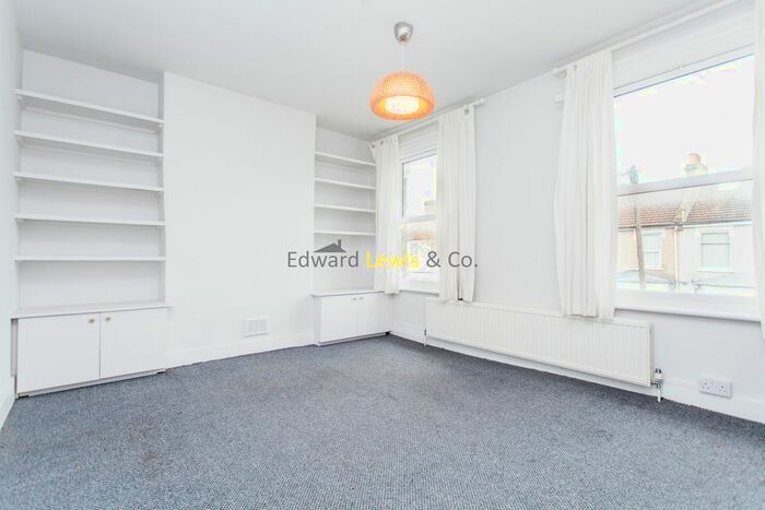 1 Bedroom Flat To Rent In Adelaide Road, Leyton, E10