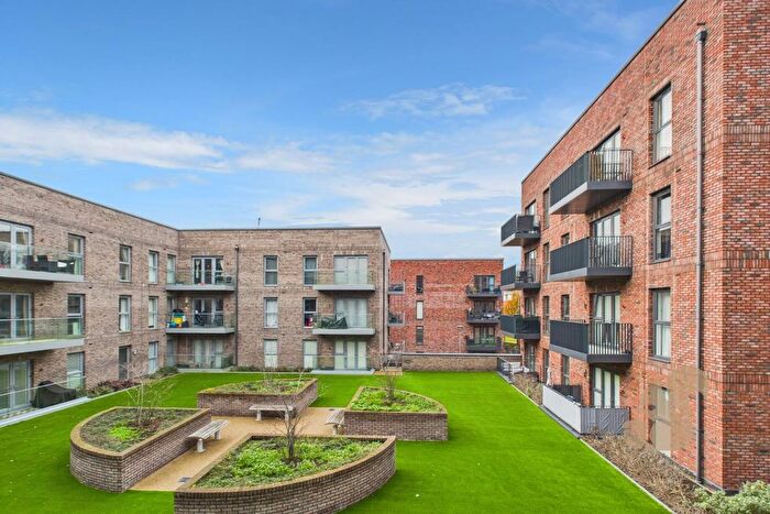 2 Bedroom Flat For Sale In Regina Road, Chelmsford, CM1