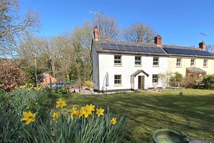 4 Bedroom Semi-Detached House For Sale In Hemyock, Cullompton, Devon, EX15