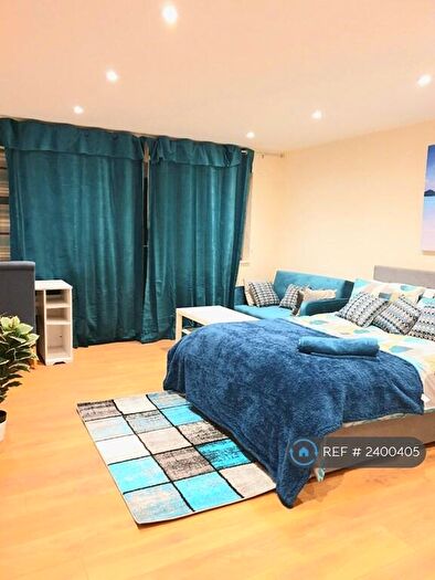 3 Bedroom End Of Terrace House To Rent In Caravere Close, Cambridge, CB4