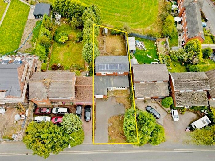 4 Bedroom Detached House For Sale In Ansley Common, Nuneaton, CV10