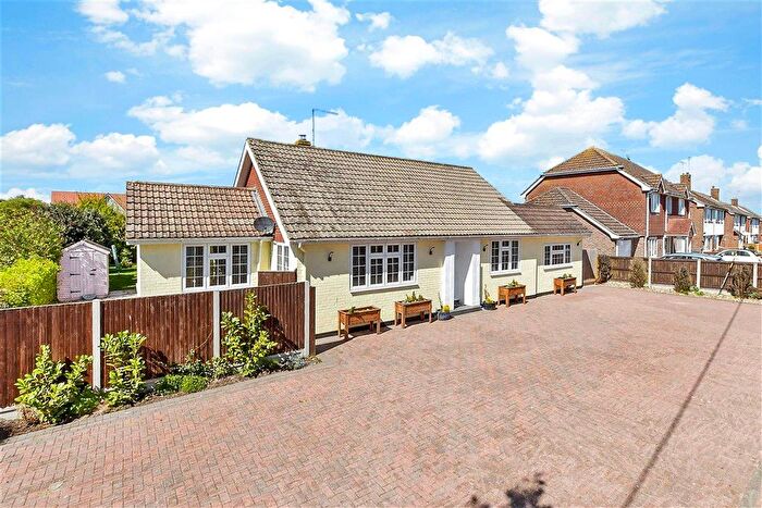 3 Bedroom Detached Bungalow For Sale In Rolfe Lane, New Romney, Kent, TN28