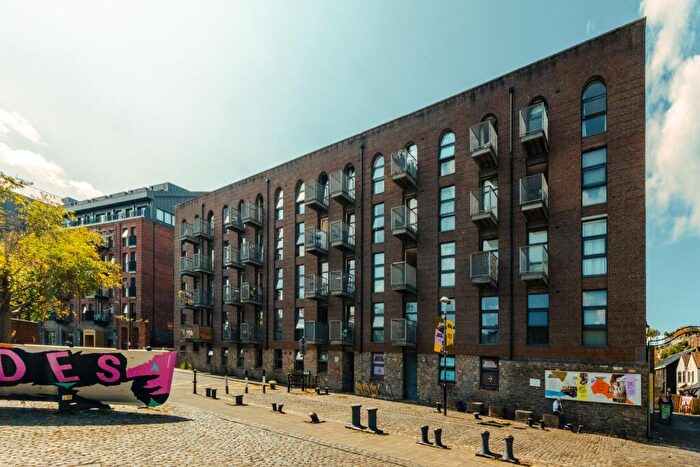 2 Bedroom Flat For Sale In Steamship House, Gas Ferry Road, Bristol, BS1