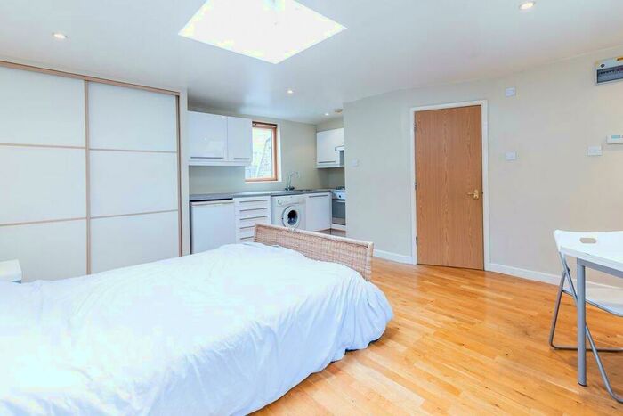 Studio To Rent In Westland Place, Old Street, N1
