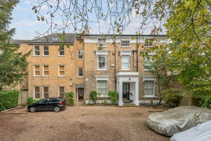 2 Bedroom Flat To Rent In Inner Park Road, London, SW19