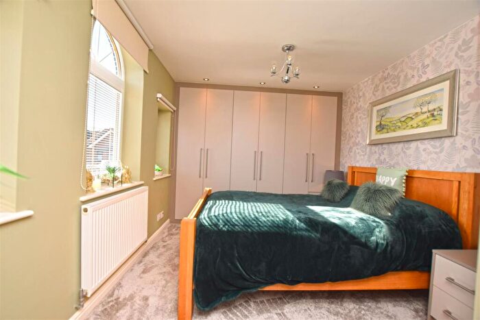 3 Bedroom Detached House For Sale In Silverton Grove, Middleton, Manchester, M24