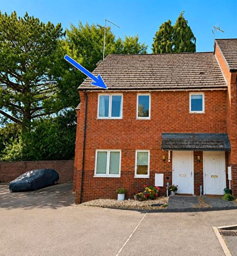 2 Bedroom Maisonette For Sale In Westgate Close, Warwick, CV34