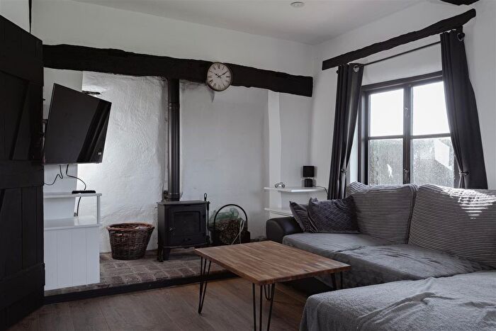 3 Bedroom Detached House To Rent In Cross Oak Lane, Redhill, RH1