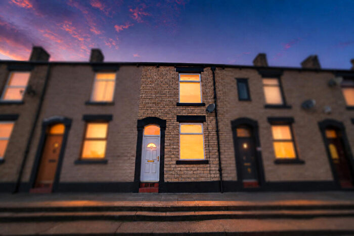 2 Bedroom Terraced House For Sale In Arthur Street, Oldham, OL2