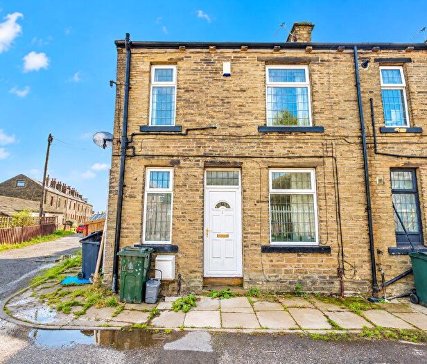 2 Bedroom End Of Terrace House For Sale In Beacon Street, Wibsey, Bradford, BD6