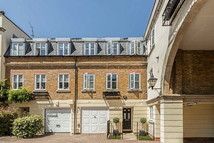 5 Bedroom Detached House To Rent In Sycamore Mews, Clapham, SW4