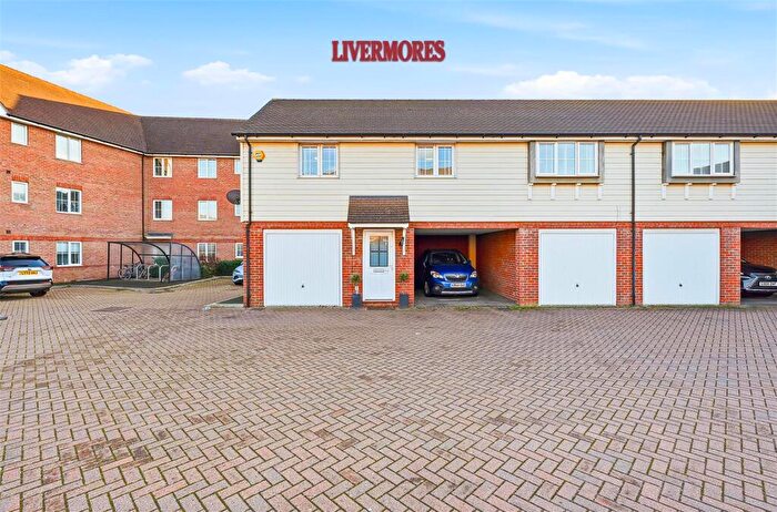 2 Bedroom End Of Terrace House For Sale In Malt Kiln Place, Dartford, DA2