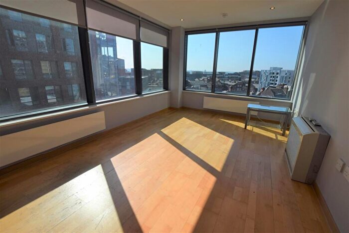 2 Bedroom Apartment To Rent In City Gate West, Oldham Street, L1
