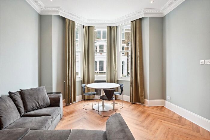 2 Bedroom Flat To Rent In Bolingbroke Road, London, W14