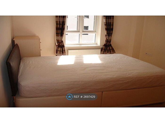 2 Bedroom Flat To Rent In Sinclair Drive, Basingstoke, RG21