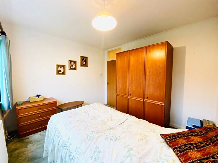 2 Bedroom Semi-Detached Bungalow For Sale In Matley Park Lane, Stalybridge, SK15