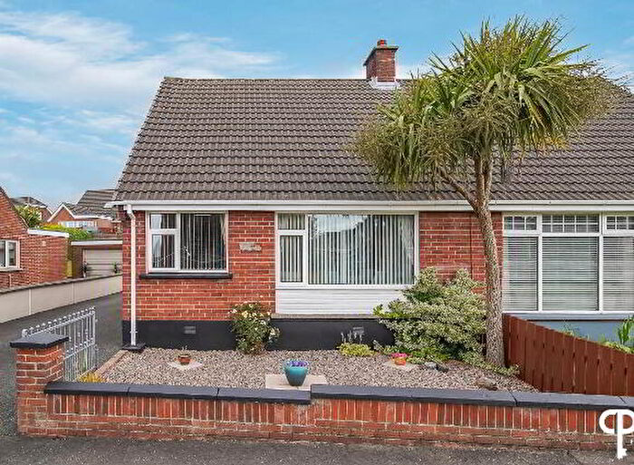3 Bedroom Semi-detached Bungalows For Sale In Lansdowne Road, Derry, BT47